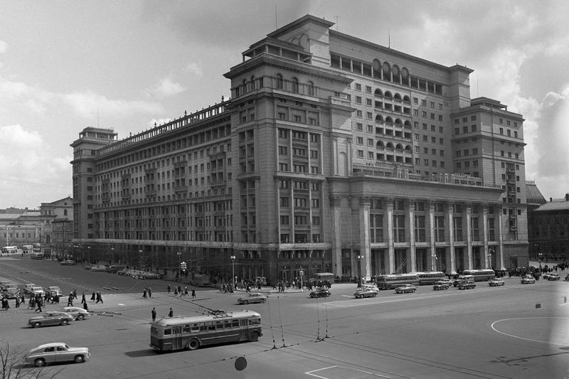 Архитектура 30-х годов: от библиотеки Ленина до театра Советской армии