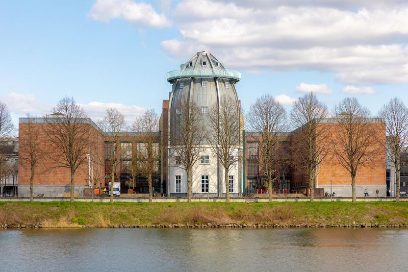 Архитектура 90-х: капром, постмодернизм, лужковская и другие стили