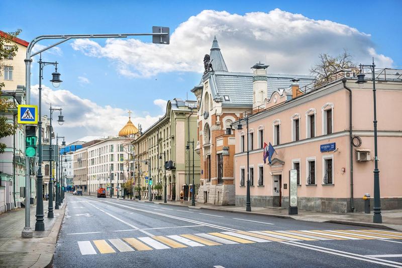 Архитектура 90-х: капром, постмодернизм, лужковская и другие стили