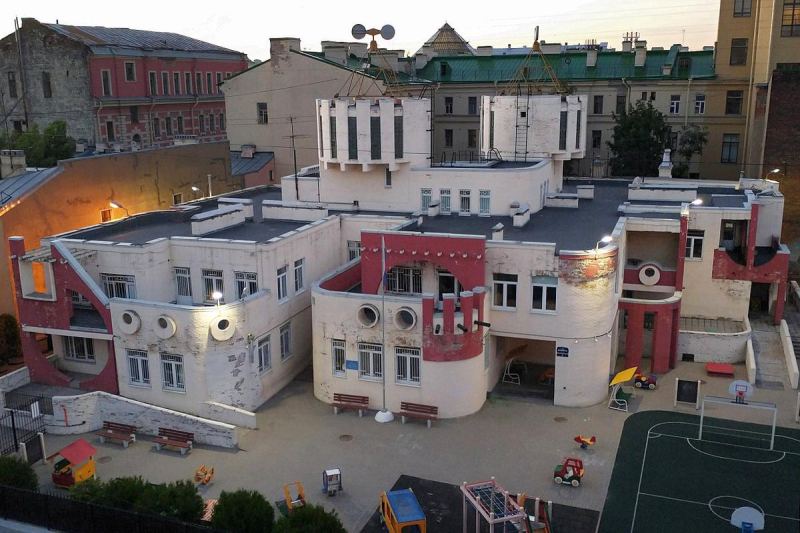 Архитектура 90-х: капром, постмодернизм, лужковская и другие стили