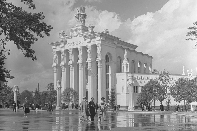 Эра сталинских высоток и восстановления городов: советский