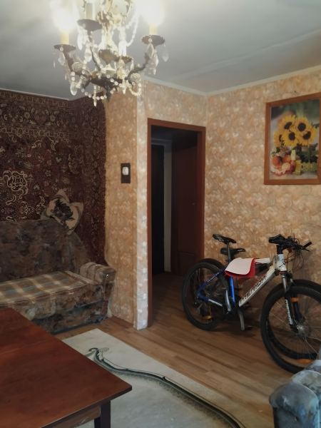 Как я сделала ремонт в хрущевке с проход­ной комнатой за 1,8 млн рублей: фото до ​и после