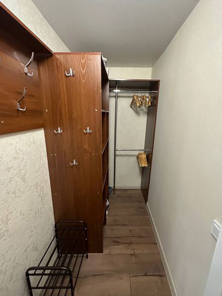 Как я сделала ремонт в хрущевке с проход­ной комнатой за 1,8 млн рублей: фото до ​и после