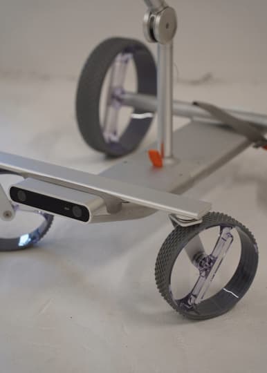 Компания Botronics разработала самоуправляемую тележку для гольфа