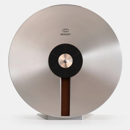 Miniot представил вертикальный проигрыватель, который считывает винил при помощи света