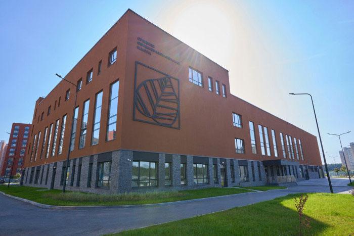 Свыше 2 тыс. учащихся в каждой: шесть самых больших школ в Москве