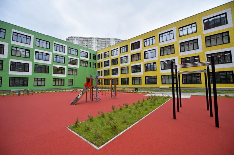 Свыше 2 тыс. учащихся в каждой: шесть самых больших школ в Москве