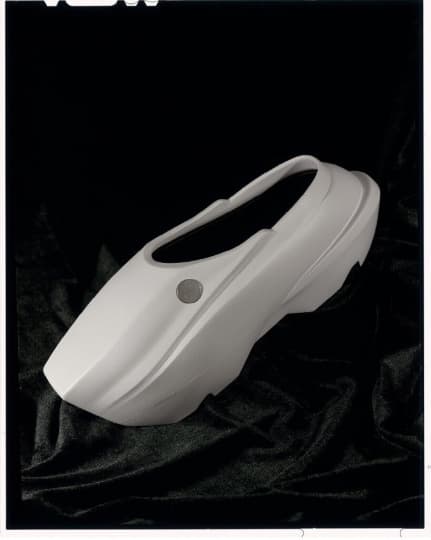 Vans и Стерлинг Руби показали футуристичные клоги