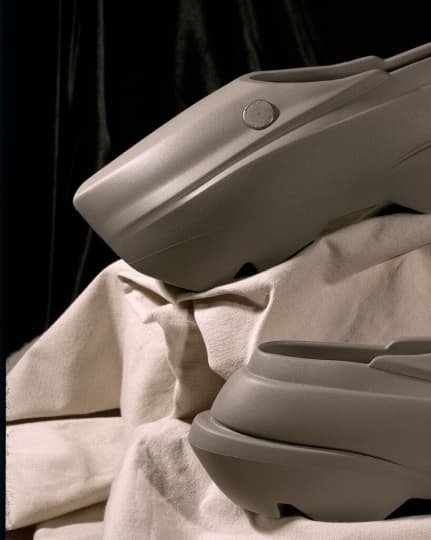 Vans и Стерлинг Руби показали футуристичные клоги