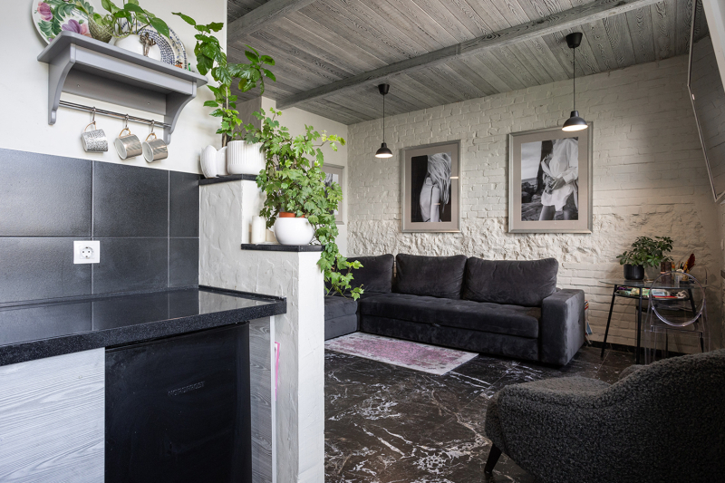 «Вдохновлялась горами, пещерами и бетоном»: как я сделала ремонт в сталинке 56 м²