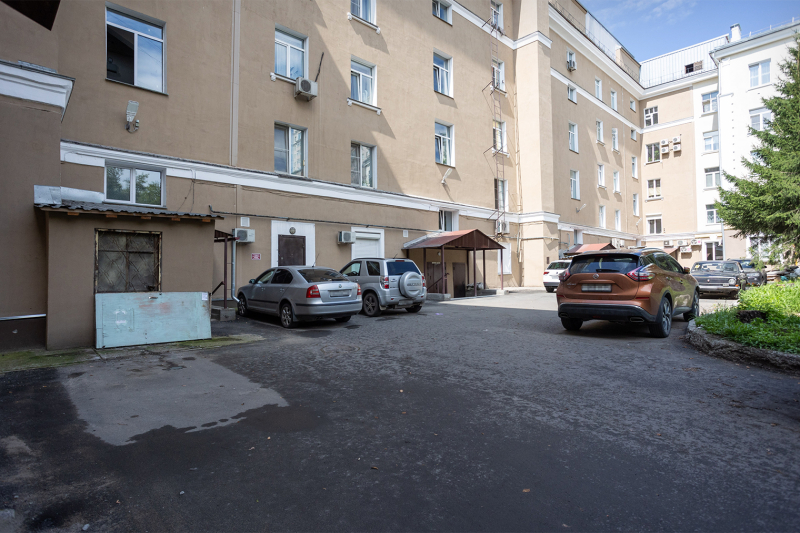 «Вдохновлялась горами, пещерами и бетоном»: как я сделала ремонт в сталинке 56 м²