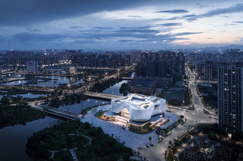 Завершено строительство Культурного Центра Янцзяна, Китай