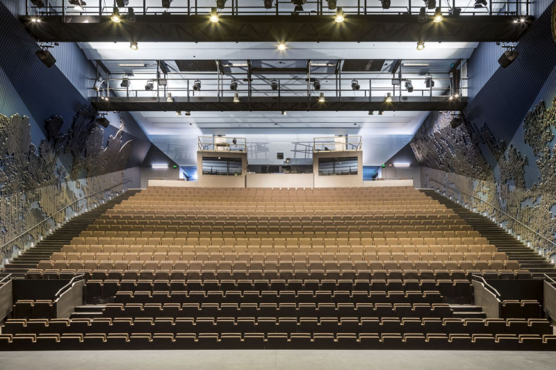 Завершён Региональный театр Бовези в городе Бове, Франция