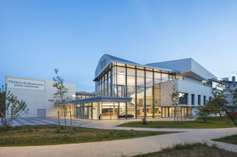 Завершён Региональный театр Бовези в городе Бове, Франция
