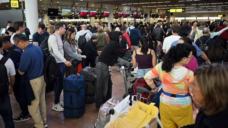 aeroport-brjusselja-otmenjaet-polovinu-rejsov-na-voskresene-iz-za-kiberataki-781e9e1.jpg