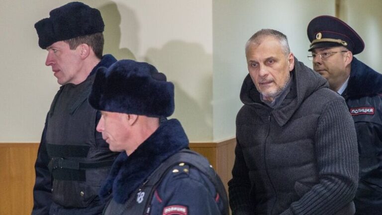 eks-gubernatoru-dali-tri-svidanija-s-rodstvennikami-fff1bc0.jpg