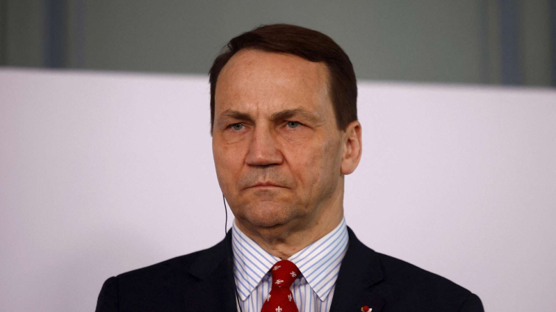 glava-mid-polshi-umoljaet-poljakov-ne-poseshhat-belarus-i-rossiju-0fa29cc.jpg