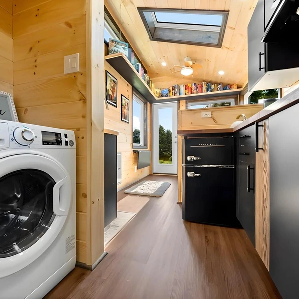 Холостяцкая берлога: взгляните на маленький дом-прицеп Little Lodge родом из США