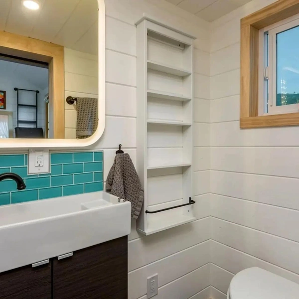 Хоть на вид сарайчик, но комфорт внутри: оцените американский дом-прицеп Joshua Tree