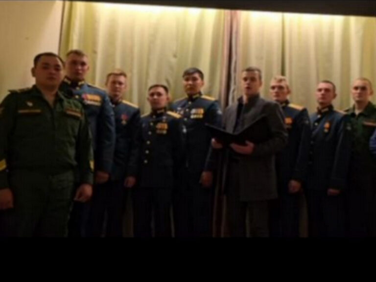 idet-totalnoe-hishhenie-rossijskie-oficery-prosjat-zashhity-u-putina-i-belousova-zapisav-videobrashhenie-4f98d6c.jpg