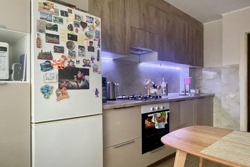 Как мы обустроили кухню и украсили ее картинами моего дедушки