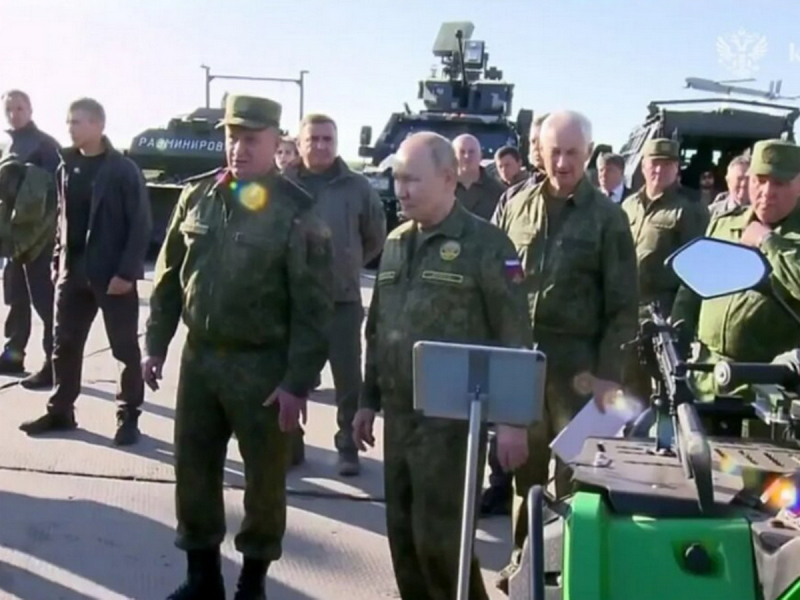 kuda-propal-gerasimov-smi-vyjasnili-pochemu-nachalnika-genshtaba-ne-bylo-na-uchenijah-zapad-2025-s-putinym-fdbd31c.jpg