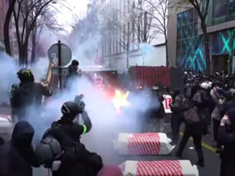 majdan-vo-francii-parizh-nakryla-volna-massovyh-protestov-556f8ec.jpg