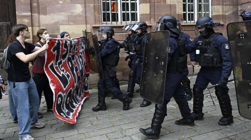 massovye-protesty-prohodjat-vo-francii-6e0a107.jpg