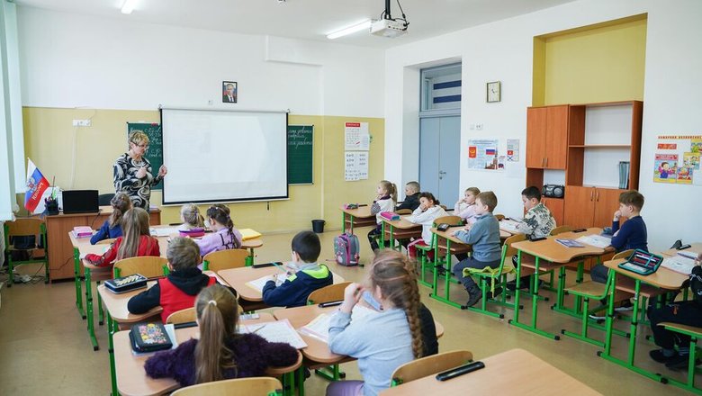 mironov-predlozhil-zashhitit-uchitelej-ot-oskorblenij-54d2582.jpg