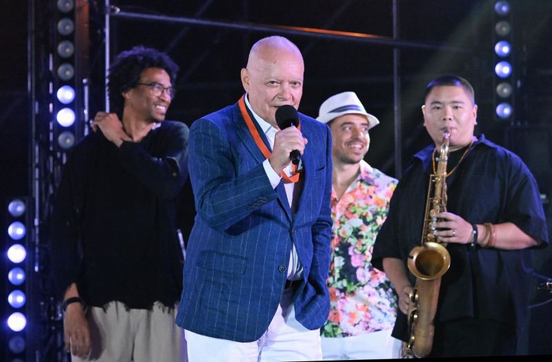 Генеральный директор медиагруппы Россия сегодня Дмитрий Киселёв (на первом плане) на II Международном джазовом фестивале Геленджик – молодое