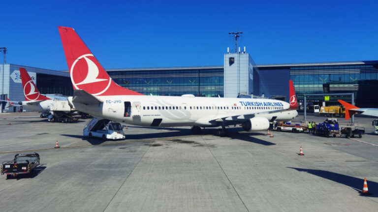 nazvan-samyj-zagruzhennyj-aeroport-evropy-5f0fa74.jpg