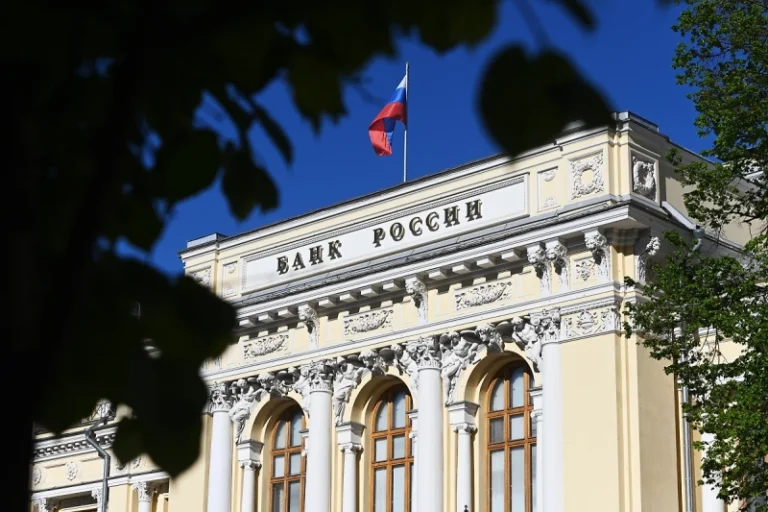 neozhidannye-posledstvija-k-chemu-privedjot-reshenie-centrobanka-neznachitelno-snizit-kljuchevuju-stavku-e674cc7.webp