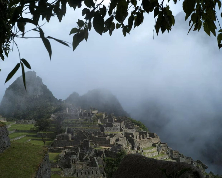 okolo-900-turistov-zastrjali-rjadom-s-drevnim-gorodom-inkov-machu-pikchu-8998d2b.webp