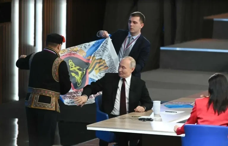 peskov-prjamaja-linija-putina-planiruetsja-v-dekabre-b069ff5.webp
