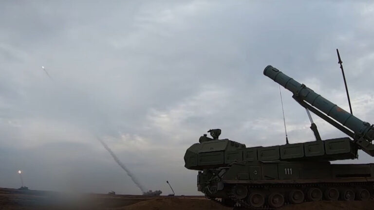 pod-peterburgom-sbili-desjatki-ukrainskih-dronov-7e0aa3c.jpg
