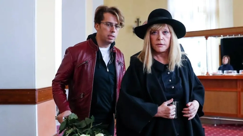 Пугачёва — должница клана Галкиных. Как генерал из КГБ продвигал Примадонну и познакомил её с Дудаевым