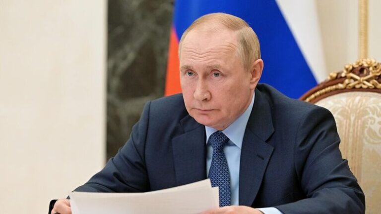 putin-poruchil-otmenit-vozrastnye-ogranichenij-dlja-dvuh-zemskih-programm-a8f90d6.jpg