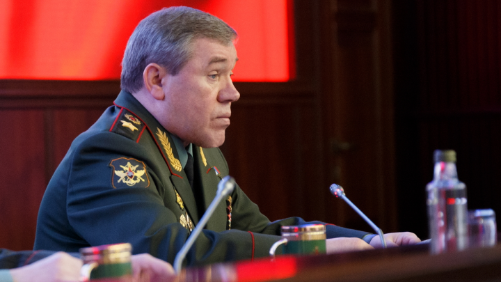 russkie-vojska-nastupajut-prakticheski-na-vseh-napravlenijah-podrobnosti-rasskazal-gerasimov-0b95f04.webp
