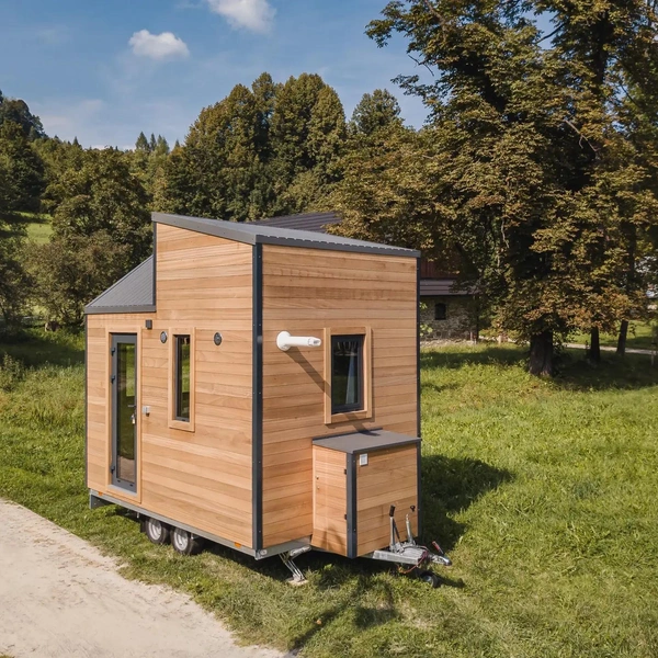 Сбежать из города по-французски: оцените крошечный дом-прицеп Hirondelle, который и стоит недорого