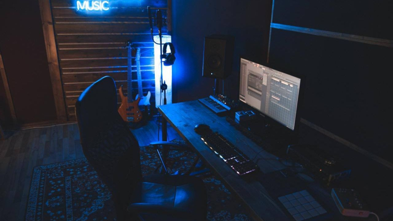 «Смесь триумфа нации с атмосферой упадка и тлена»: Питер глазами саунд-продюсера