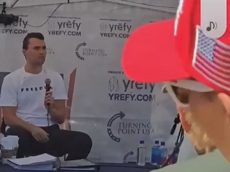 storonnika-trampa-charli-kirka-zastrelili-vo-vremja-vystuplenija-moment-pokushenija-popal-na-video-64c72b5.jpg