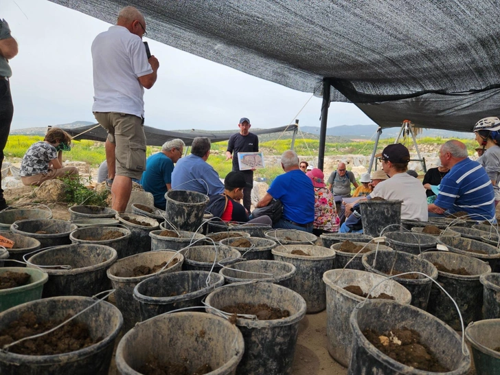 Тайник в конце туннеля: в Израиле нашли клад, спрятанный во время восстания Галла 1600 лет назад (фото)