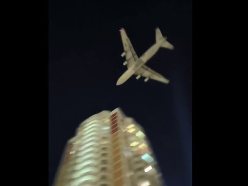 transportnyj-samolet-proletel-nizko-nad-kryshami-domov-v-novoj-moskve-iz-za-bpla-vsu-9747f04.jpg