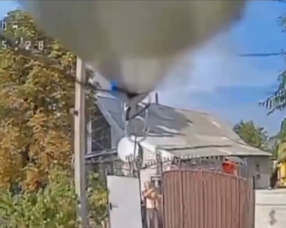 Украинские пенсионеры выдали российских солдат дрону ВСУ, попав на видео