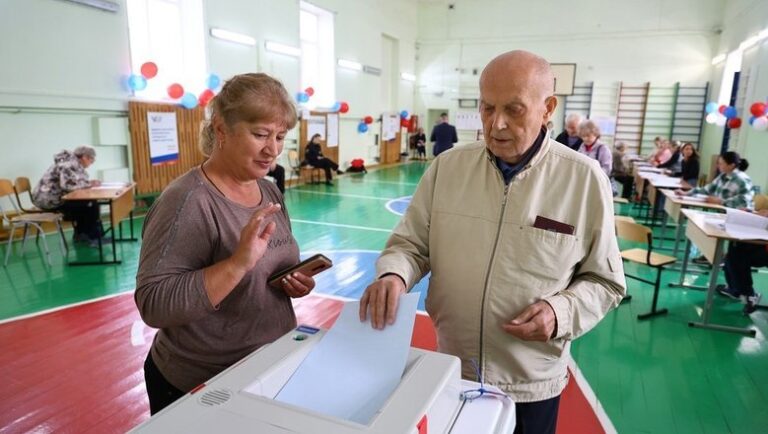 v-ekaterinburge-na-vyborah-gubernatora-za-paslera-progolosovali-58-zhitelej-f43875c.jpg