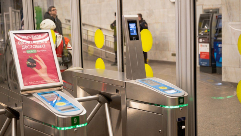 v-metro-peterburga-dopustili-besplatnyj-proezd-dlja-vseh-passazhirov-pri-odnom-uslovii-a84195c.jpg