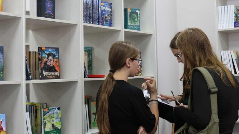 v-sele-vavozh-udmurtii-otkryli-modelnuju-biblioteku-49c5c0a.jpg