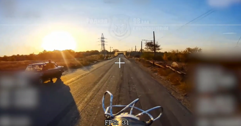 Военкор Либерман: Русский дрон не стал атаковать машину в зоне СВО из-за водителя