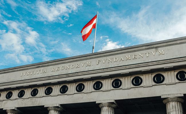 vparlamente-avstrii-vozmutilis-iz-za-podarennyh-kievu-poezdov-exxpress-b774456.jpg