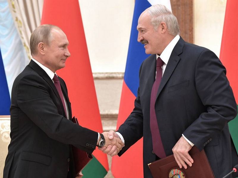 zelenskomu-nado-uspokoitsja-budet-eshhe-huzhe-stalo-izvestno-o-chem-putin-i-lukashenko-pjat-chasov-razgovarivali-v-kremle-994a4d9.jpg